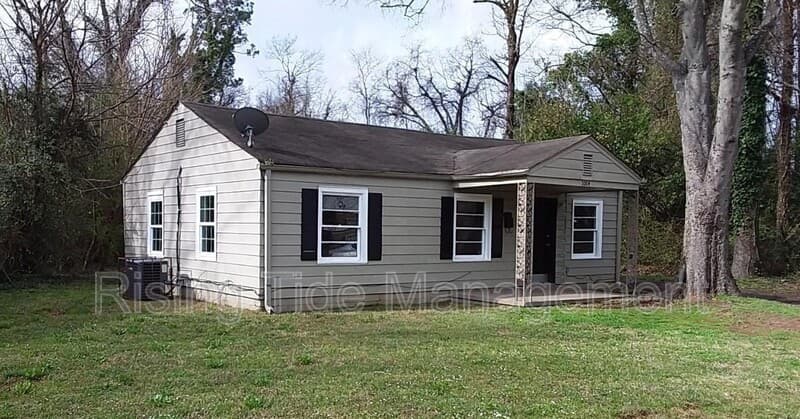 Birmingham House: 1004 17th Pl SW