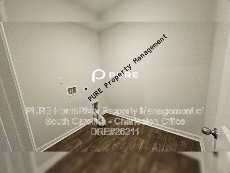 Summerville House: 108 Sweet Cherry Ln