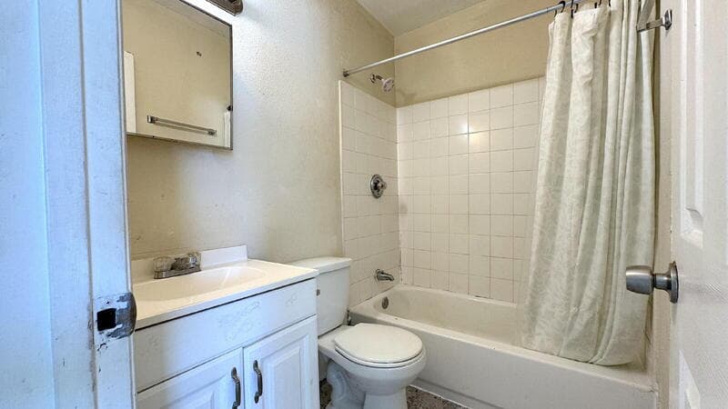 Daytona Beach Condo: 419-421 N Wild Olive Ave