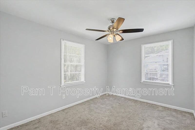 Savannah House: 2619-A Livingston Ave.