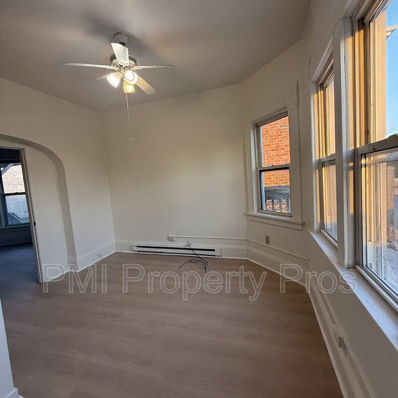 Milwaukee Condo: 2016 W Clybourn St