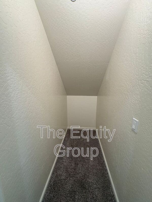Visalia House: 1005 West Sedona Ave