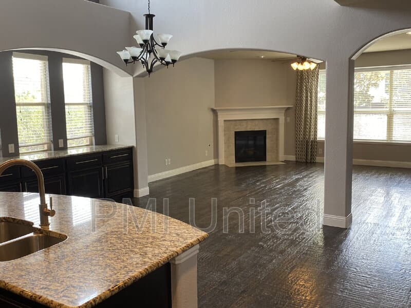 Fort Worth House: 4108 Volk Ct