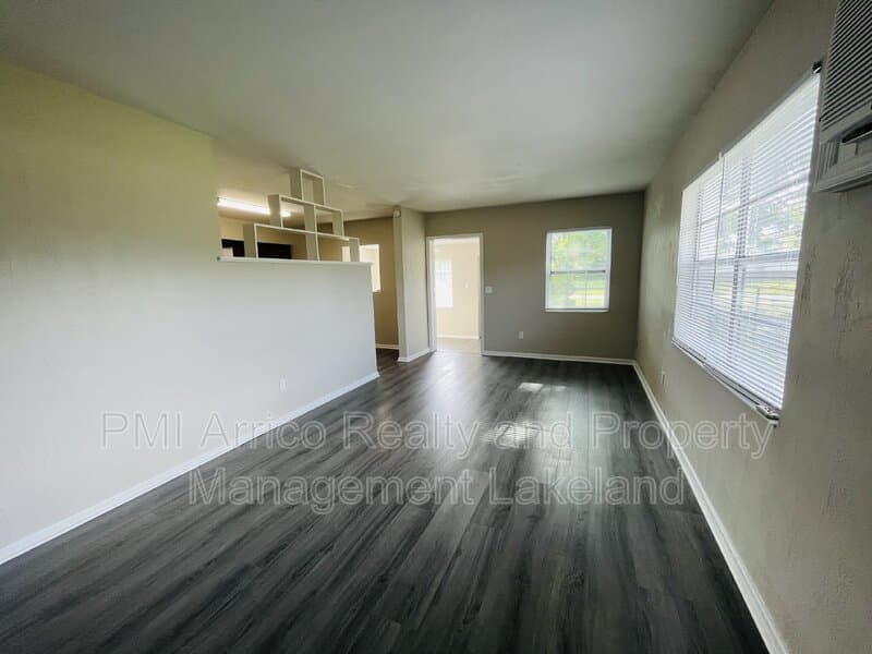Winter Haven House: 2025 4th St NE