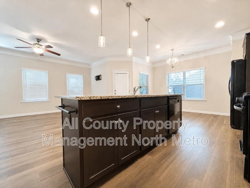 Canton House: 242 Hickory Commons Way