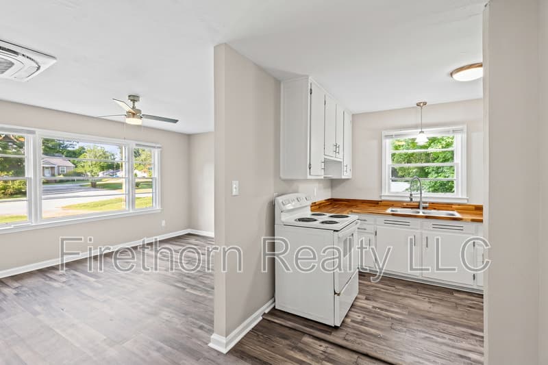 Augusta House: 2541 Rhodes Drive