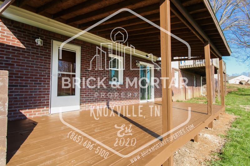 Maryville House: 1731 Lively Road