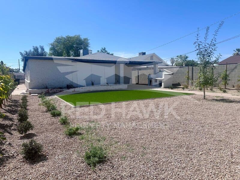 Chandler House: 281 S California St