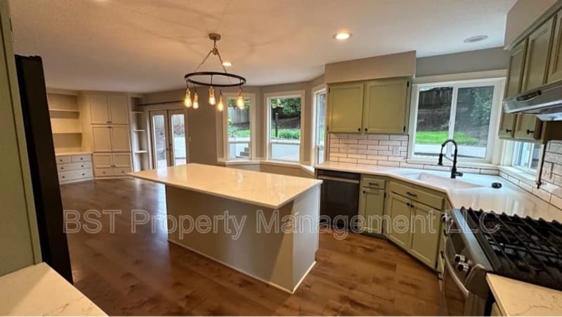 West Linn House: 25130 Rancho Lobo Court