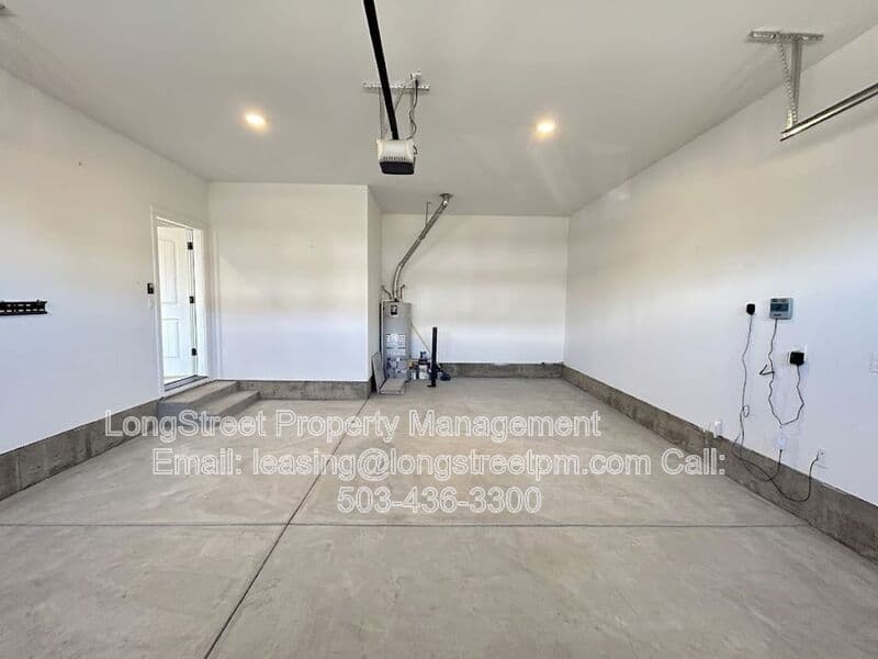 Adair Village House: 7237 SE Berg Dr