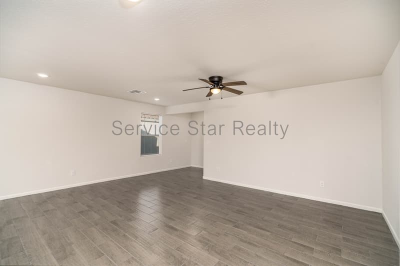Buckeye House: 24516 W Pima St