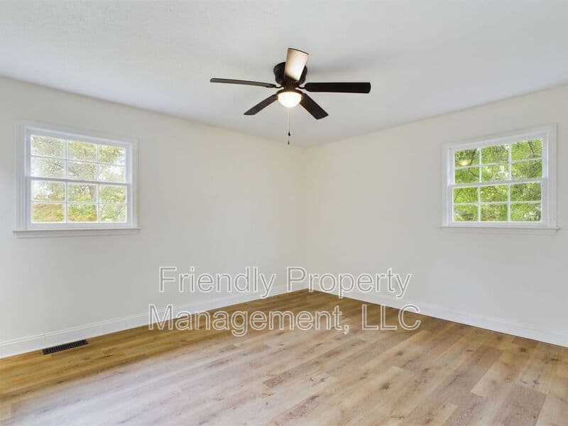 Winston Salem House: 4136 Kingsland Circle