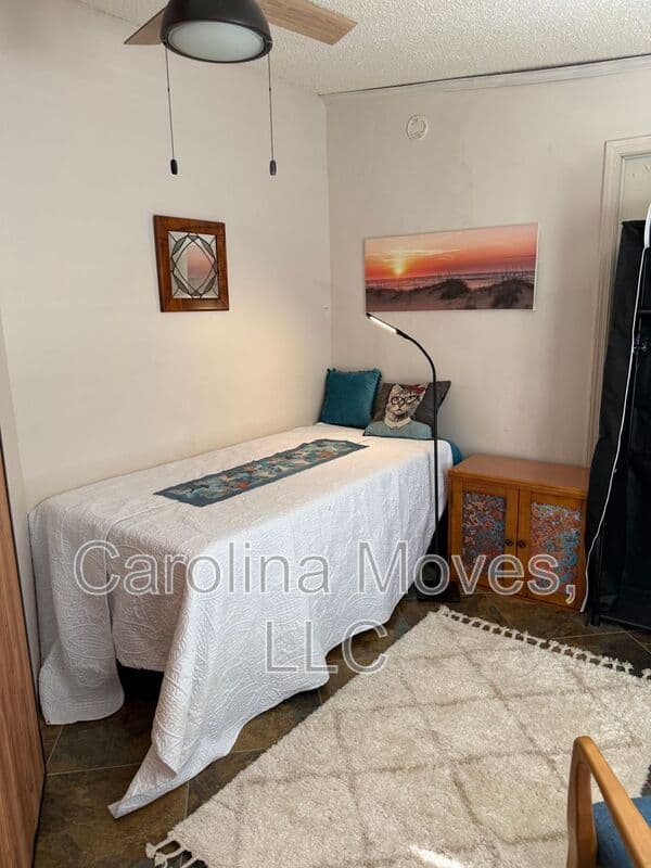 Gray Court Condo: 906 Rolling Meadows Road
