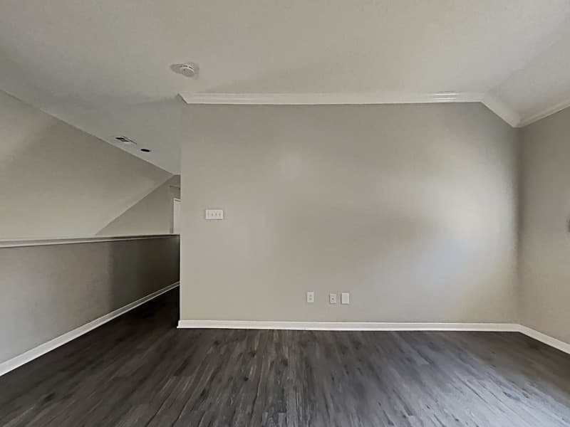 Houston House: 16102 Cutten Rd