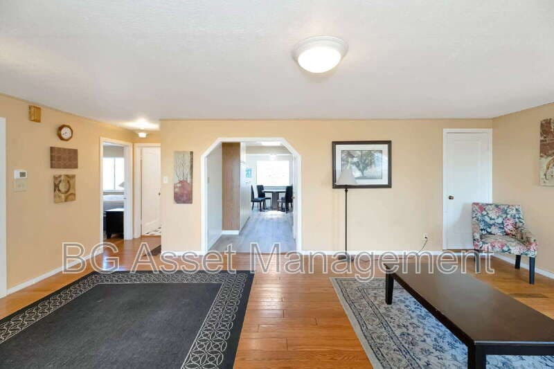 Richmond House: 6606 Aqua Vista Ct