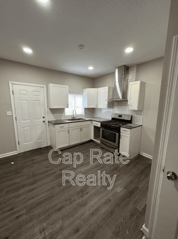 Columbus House: 55 S Wayne Ave