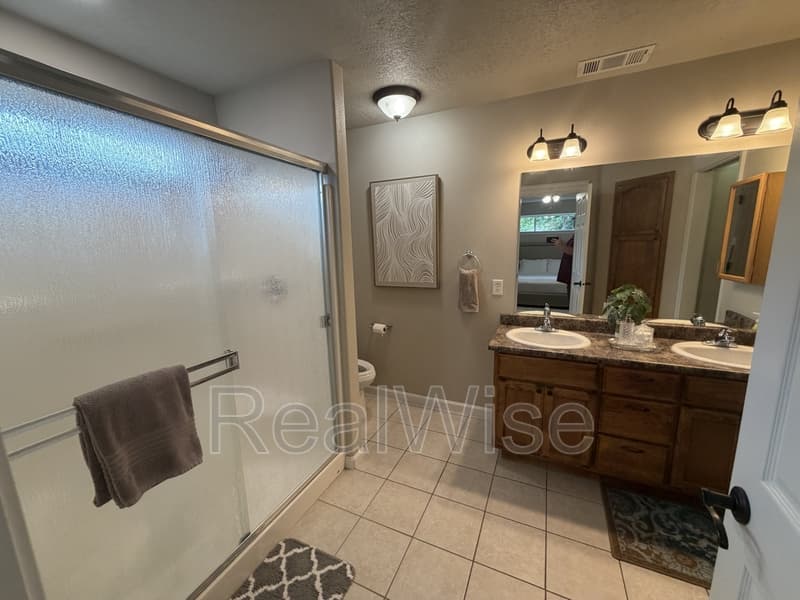 Grants Pass House: 1630 Medart Ln