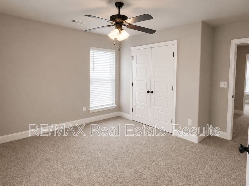 Bentonville House: 511 Melrose Pl
