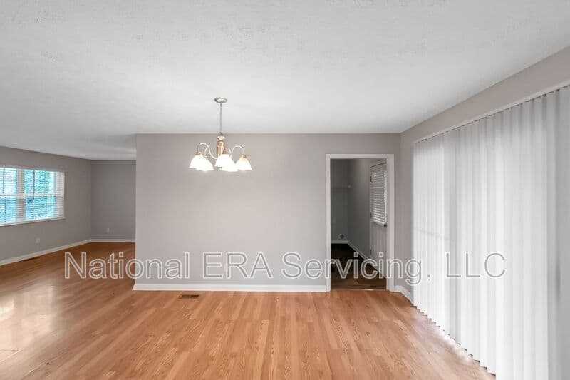 Jonesboro House: 3653 Chestnut Lake Ct.
