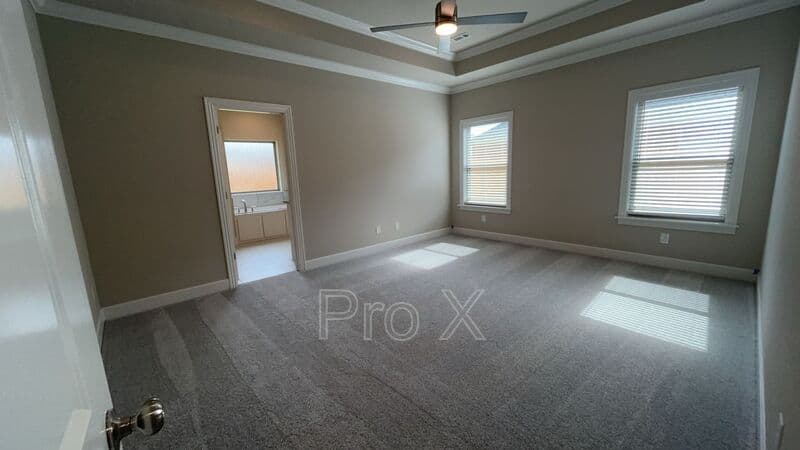 Pea Ridge House: 2408 Charles St