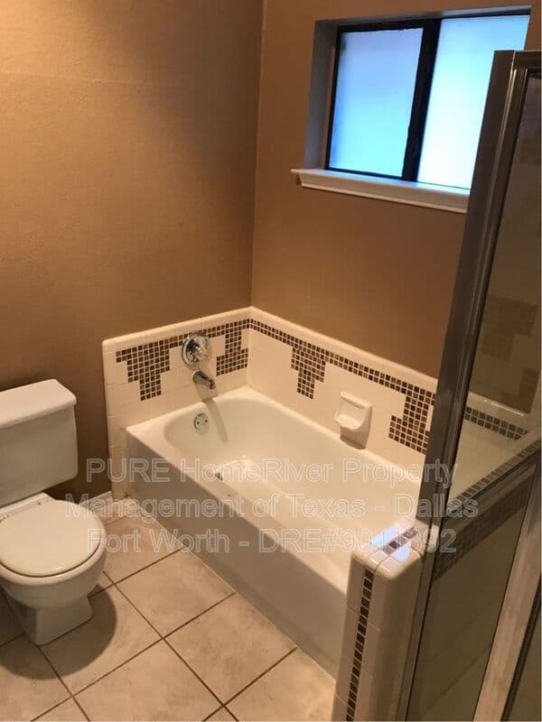 Arlington House: 6004 Meadowside Trail