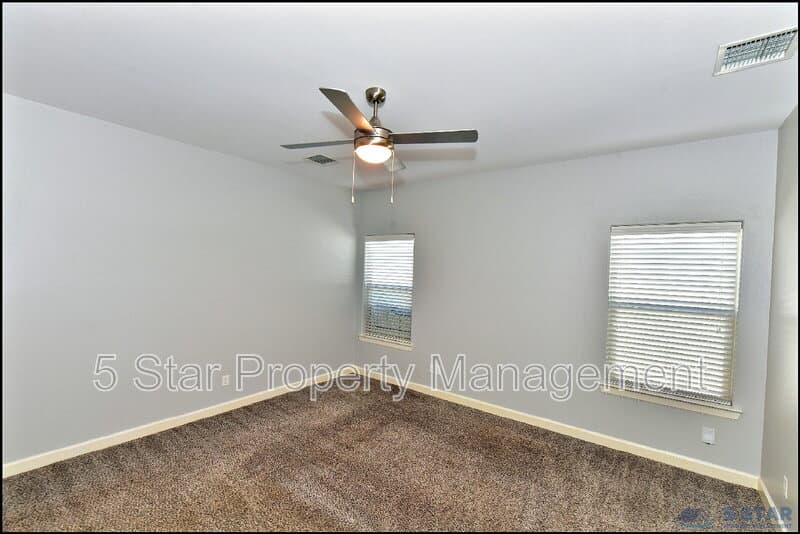 El Paso House: 14972 Louis Baudoin !!