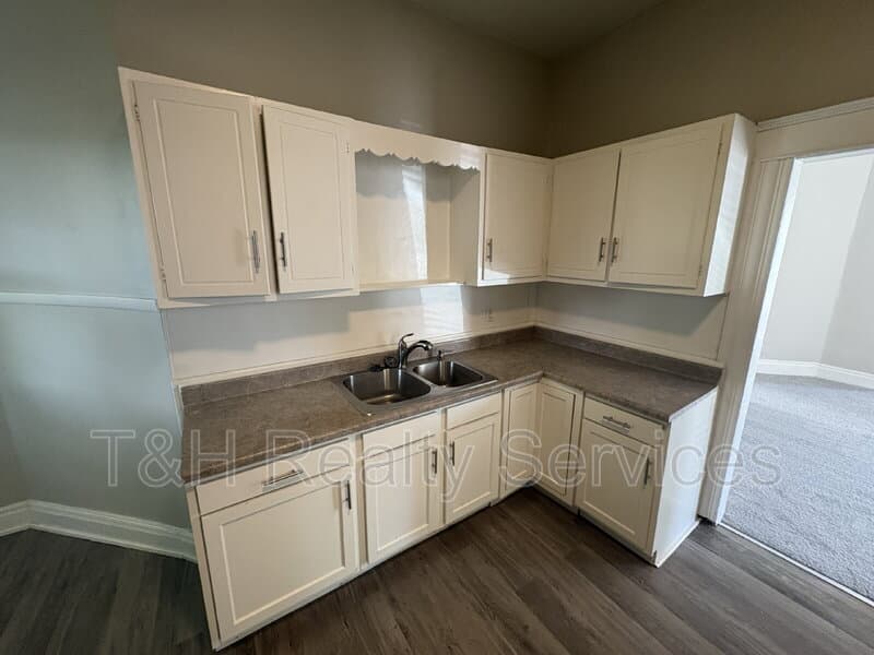 Shelbyville Condo: 413 West Franklin Street