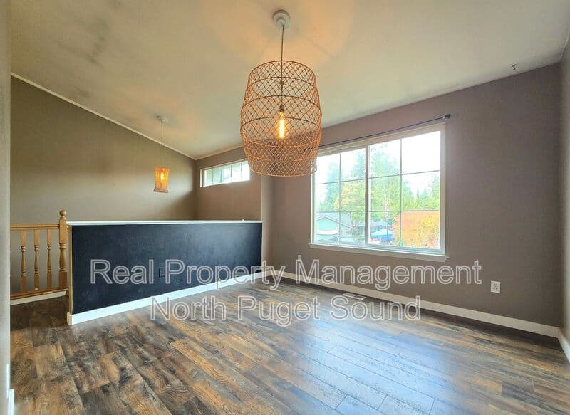 Lake Stevens House: 8200 24th St NE