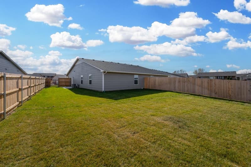 Wichita House: 2865 S Cedar Crest Ct Unit 200