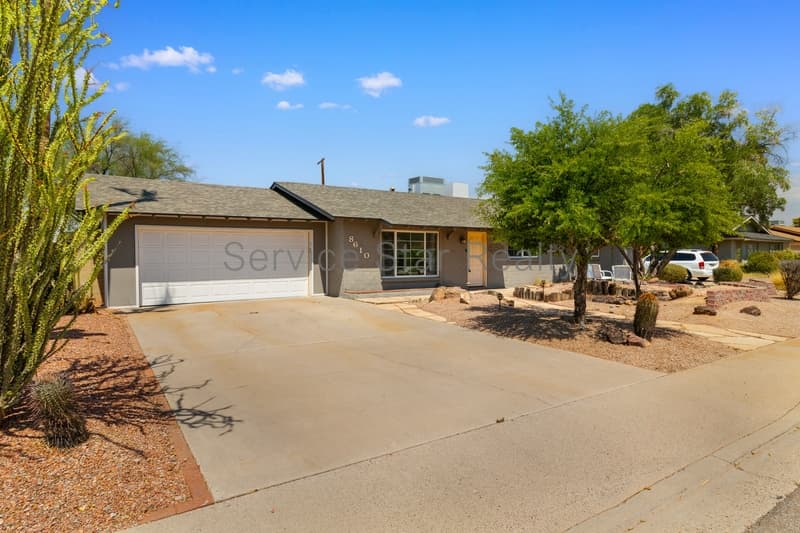 Scottsdale House: 8610 E Oak St