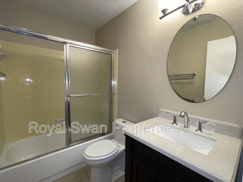Lakeland House: 3812 Dovehollow Drive