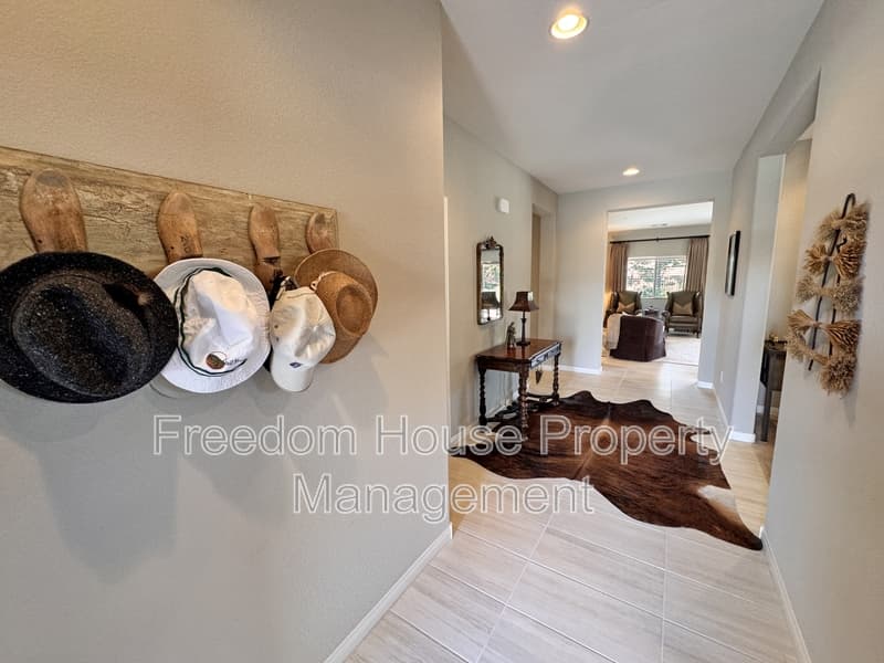 Pahrump House: 5245 East La Campana Drive