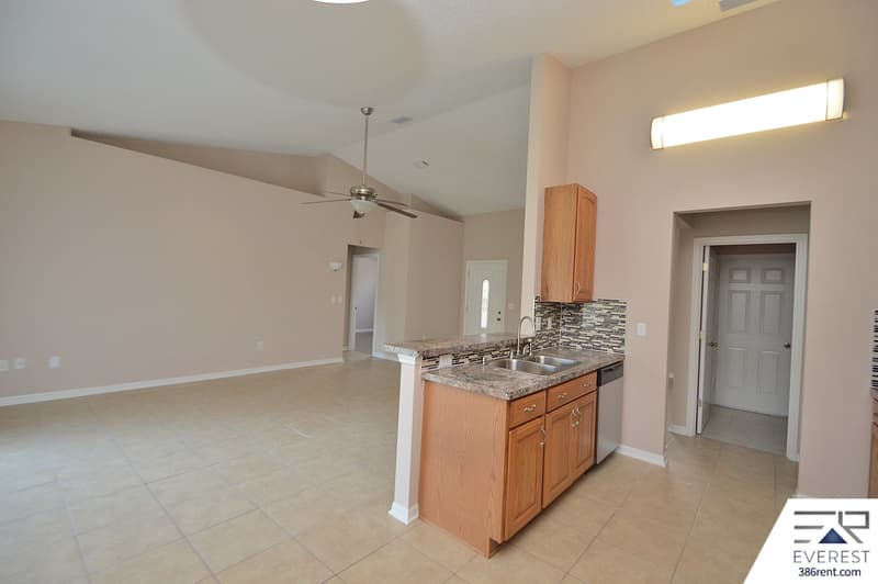 Palm Coast House: 69 Kashmir Trail