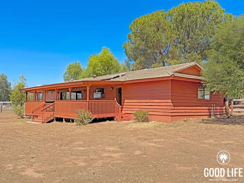 Valley Center House: 19286 Paradise Mountain Rd