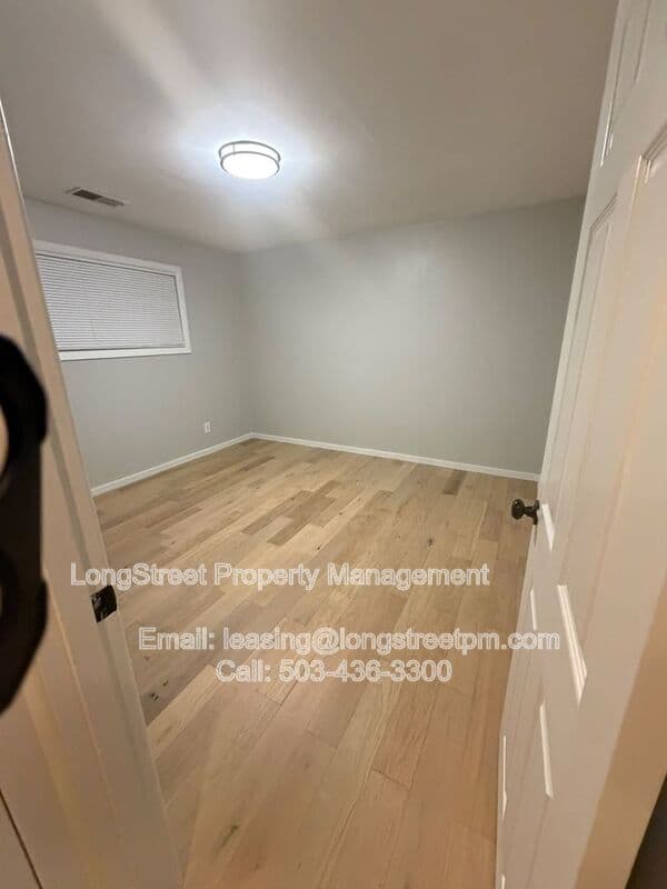 Portland House: 622 SE 137th Ave