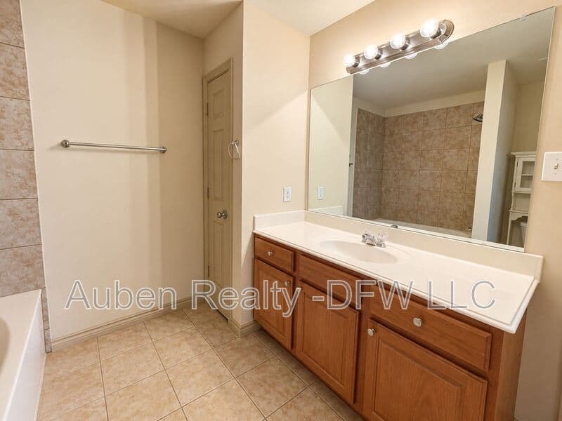 Fort Worth House: 3933 Fernando Drive