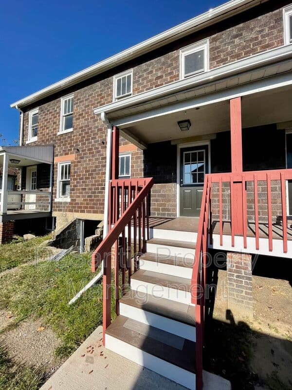 Brackenridge House: 724 East 7th Avenue