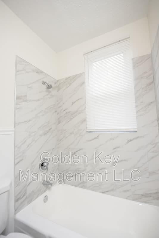 North Olmsted Condo: 5195 Dover Center Road - 1