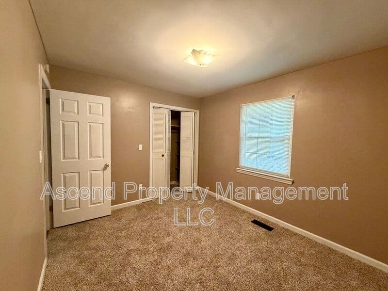 Ooltewah House: 5428 Country Village Dr