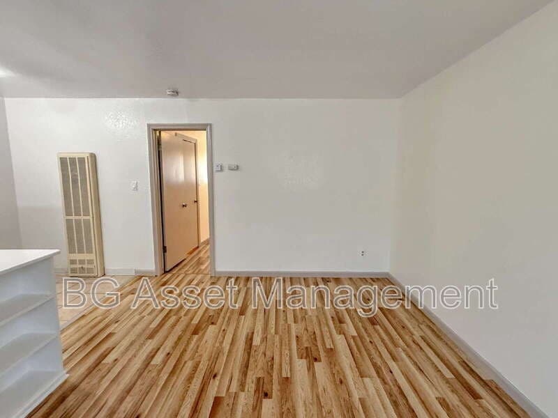 Sacramento Condo: 728 Darina Avenue