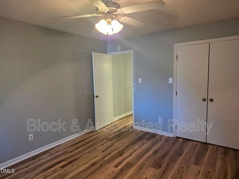 Cary House: 902 W Chatham St