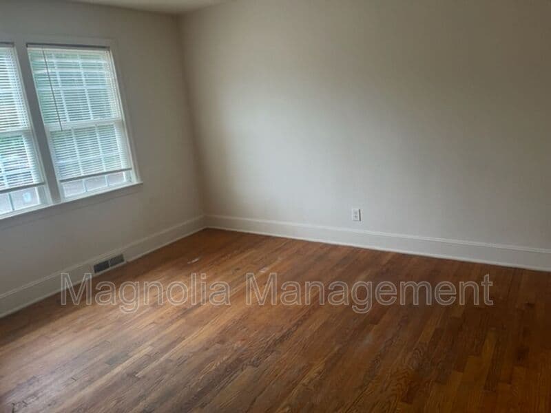 Henderson House: 630 E Montgomery St
