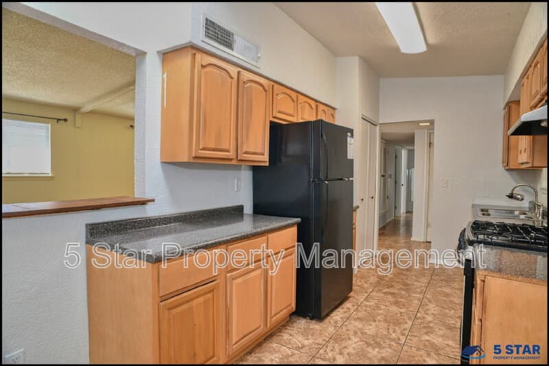El Paso House: 10648 Birthstone Drive !!