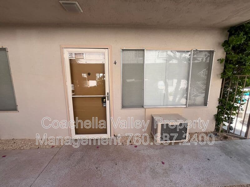 Palm Springs House: 2290 S Palm Canyon Drive