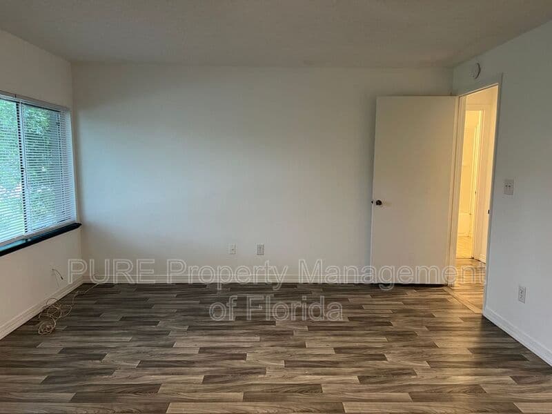 Ocala House: 627 NE 28th Avenue
