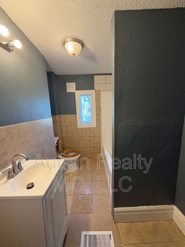 Kansas City House: 2600 Euclid Ave