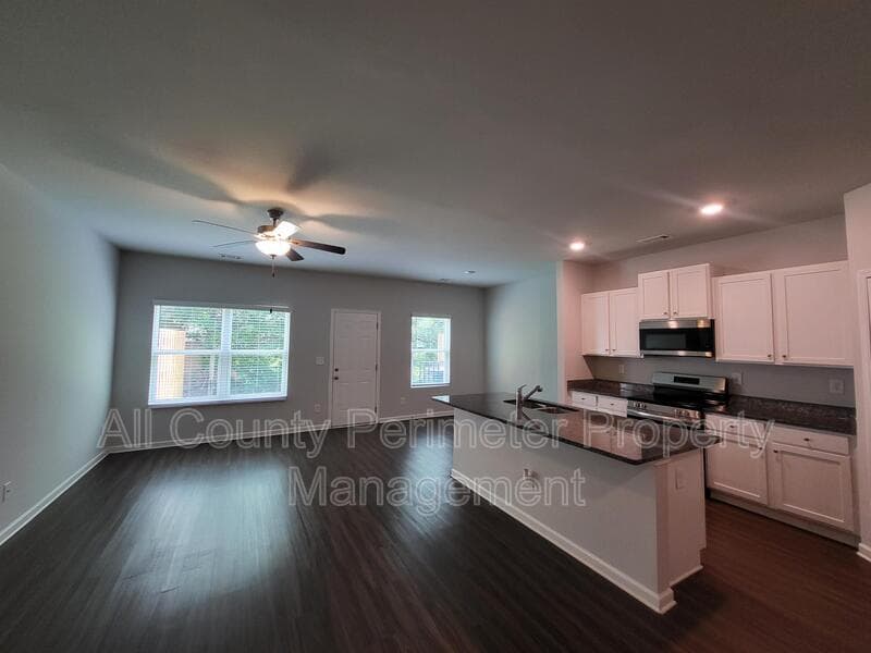 Calhoun House: 134 Brexley Drive