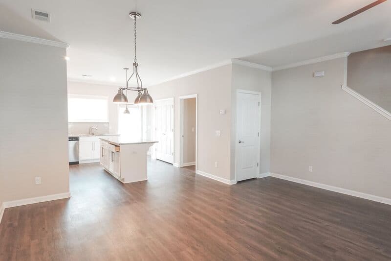 Savannah House: 94 Reese Way