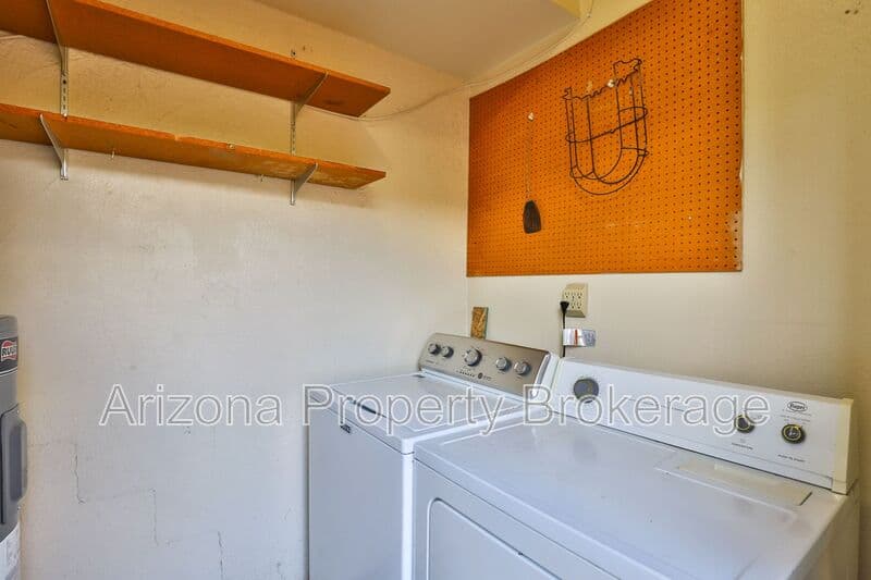 Phoenix Townhome: 851 E. Cochise Dr.