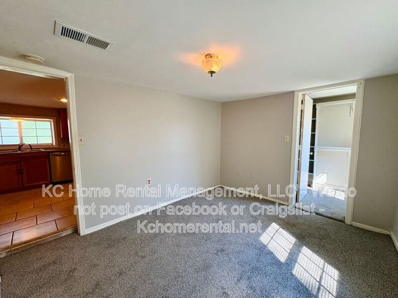 Kansas City House: 2817 West 41st Avenue